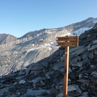 Untere Weißzintscharte. Rechts Hochfeiler. | 15.07.2010 |  7:35 Uhr