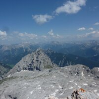 Leutascher Platt und Ofelekopf, dahinter Arnspitze, dahinter Karwendel | 24.07.2012 | 14:56 Uhr