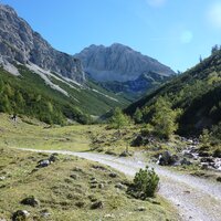 Blick vom Radlparkplatz in Richtung Stempeljochspitze | 24.09.2013 | 10:07 Uhr