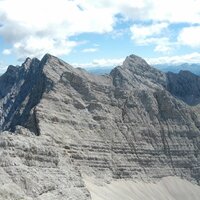 Sonntagkarspitze vor Bachofenspitze | 03.08.2015 | 12:26 Uhr