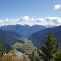 Blick Richtung Ettal und auf das Estergebirge | 21.09.2017 | 12:58 Uhr