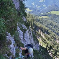 Daniel im botanischen Finale der sechsten Seillänge | 17.07.2022 | 13:33 Uhr