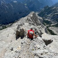 Weiter unangenehmes Gelände am Abstiegsgrat | 14.08.2022 | 15:14 Uhr